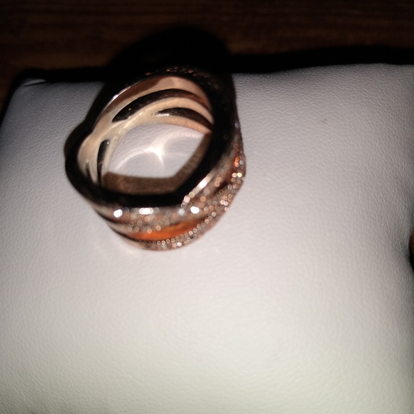 Ring - Picture 2 of 4